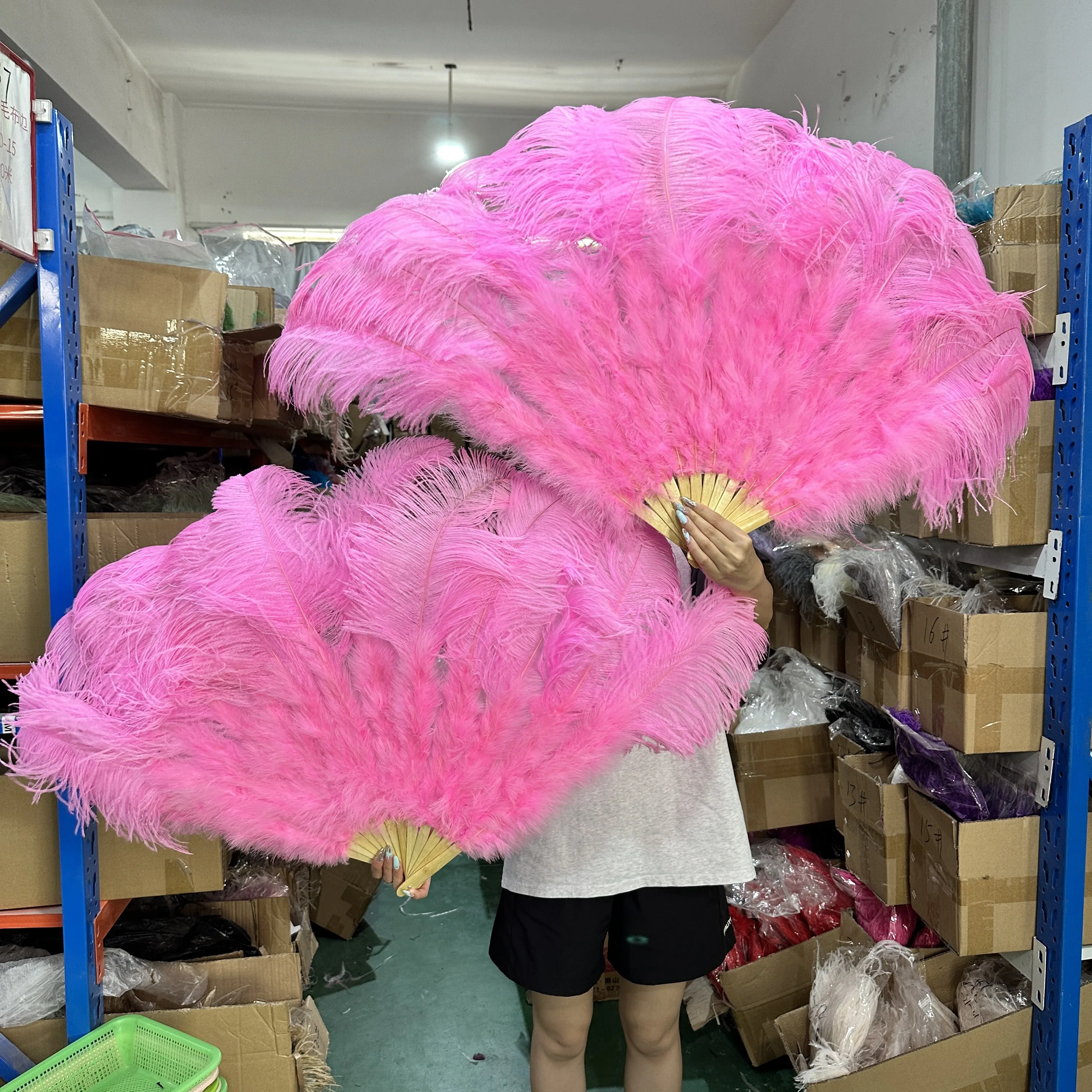 Big Pink Ostrich Feather Fan 100CM&130CM Handheld Carnival Belly Dance Stage Performance Feather Fan Plumes Craft 13 Bone