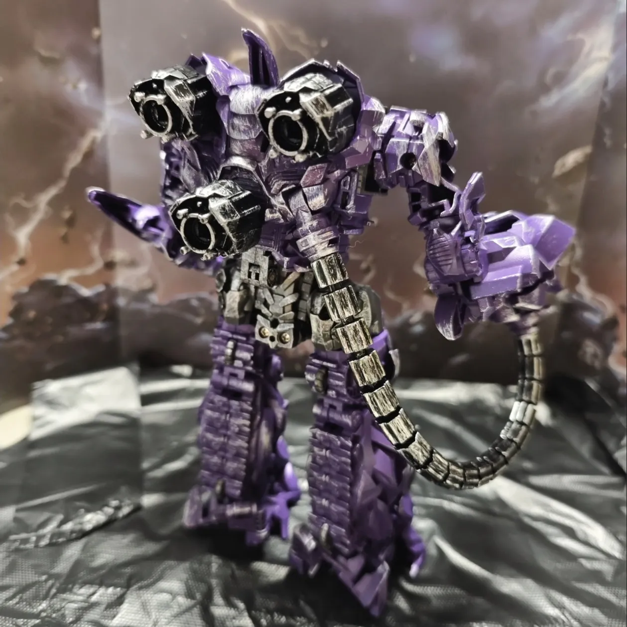 BAIWEI Shockwave Transformation Robot Action Figure Anime Collectible Gift