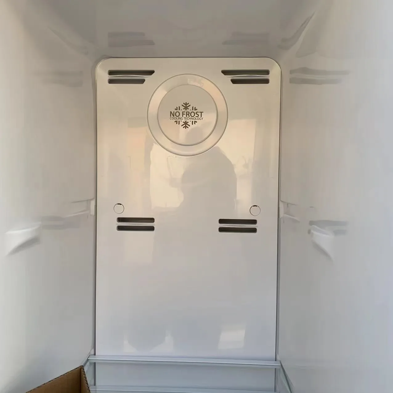 Large Capacity Silver Integrated Air-Cooled Frost-Free Double-Door Refrigerator for Household and Hotel Use