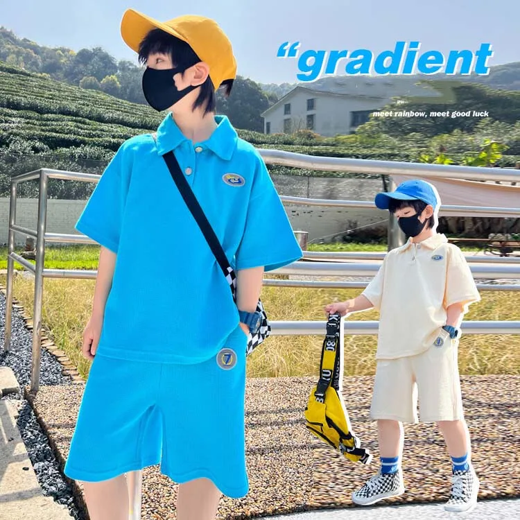 2024 Jucpkid Coreano Estate Bambini Ragazzo Tuta Elementare Ragazzo Polo Abbigliamento Sportivo + Pantaloncini Dritti Scuola Ragazzo 2 Pezzi Vestiti S