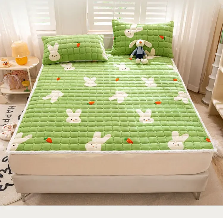 Description Picture 3 of itemIns Winter Milk Velvet Thickened Warm Bed Sheet Bedspread Soft Thin Fold Mattress Toppers Antislipping Tatami Floor Quilted Mat