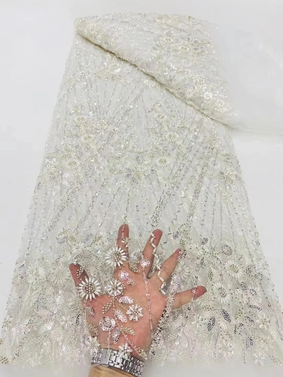 

2024 Luxury African Sequins Lace Fabric Nigerian Embroidered 3D Flower Tulle Sequins Lace Fabric For Wedding Dress Sewing