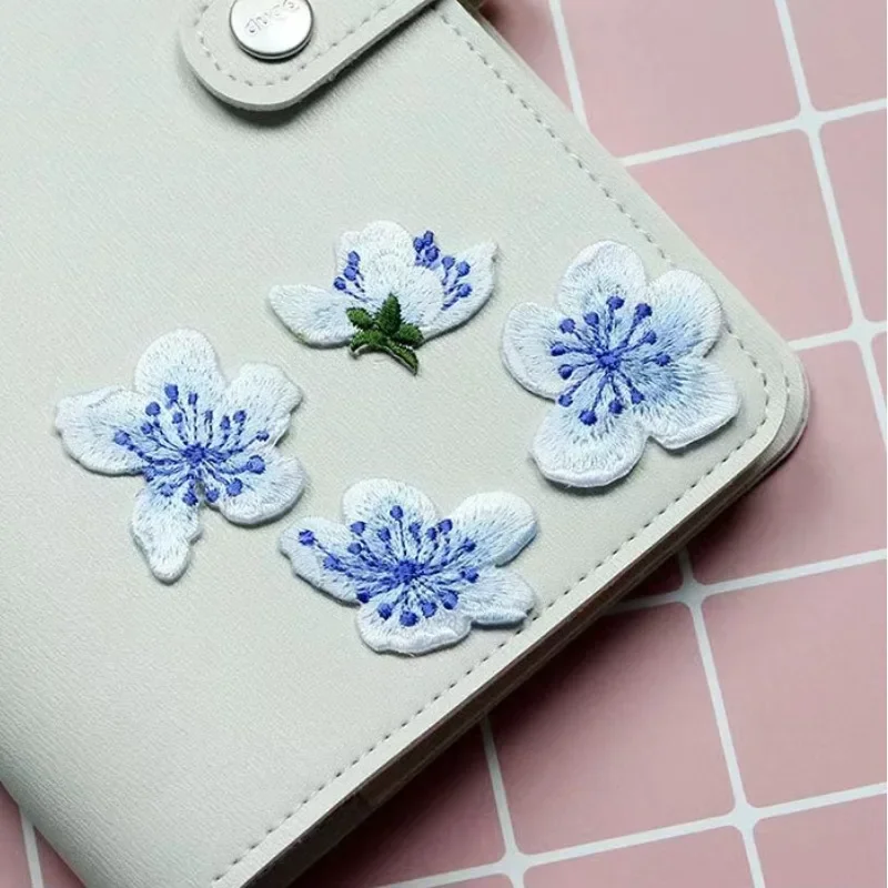 1 Set of Small Peach Blossom Embroidery Sewing Patch DIY Clothes Bag Hat Badge Sewing Decorative Accessories