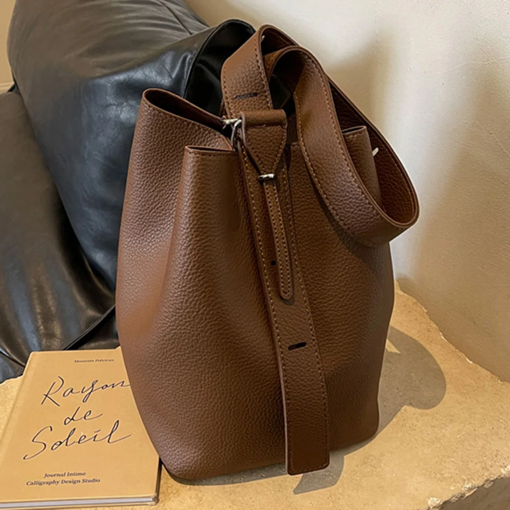 Retro Bucket Bag Women 2023 New Advanced Texture Commuter