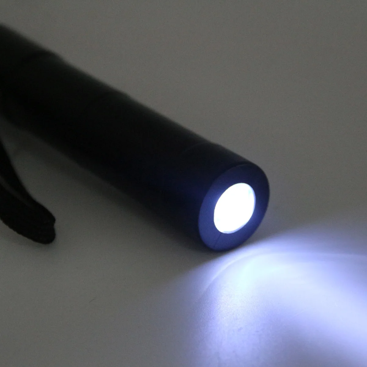 LED Illuminated Umbrella, Glittering Umbrella with Flashlight Handle, Adult, Men and Women - 6