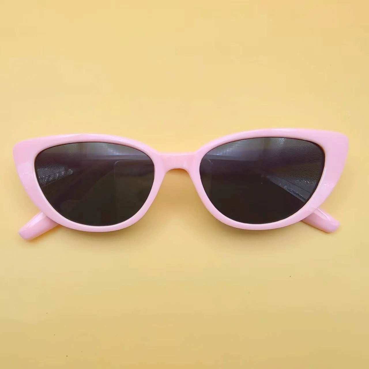 Spring Summer New Sunglasses Cat Eye Shape Eyewear Outdoor Beach Sun Protection Shades Fashion Vintage 90s Sun Glasses