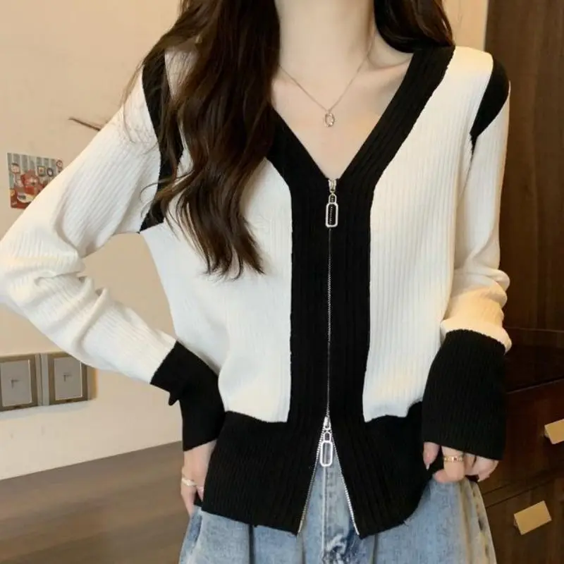 Fashion V-Neck Knitted Spliced Zipper Korean Cardigan Sweaters Women\'s Clothing 2022 Autumn New Loose Casual Tops All-match Coat