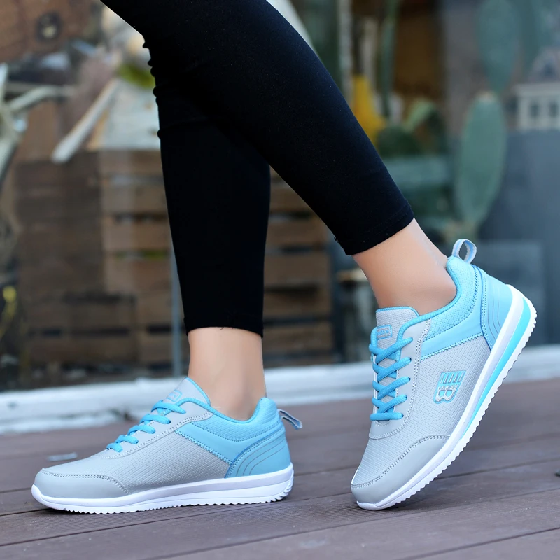 Рисунок 5 - Женские удобные кроссовки для гольфа