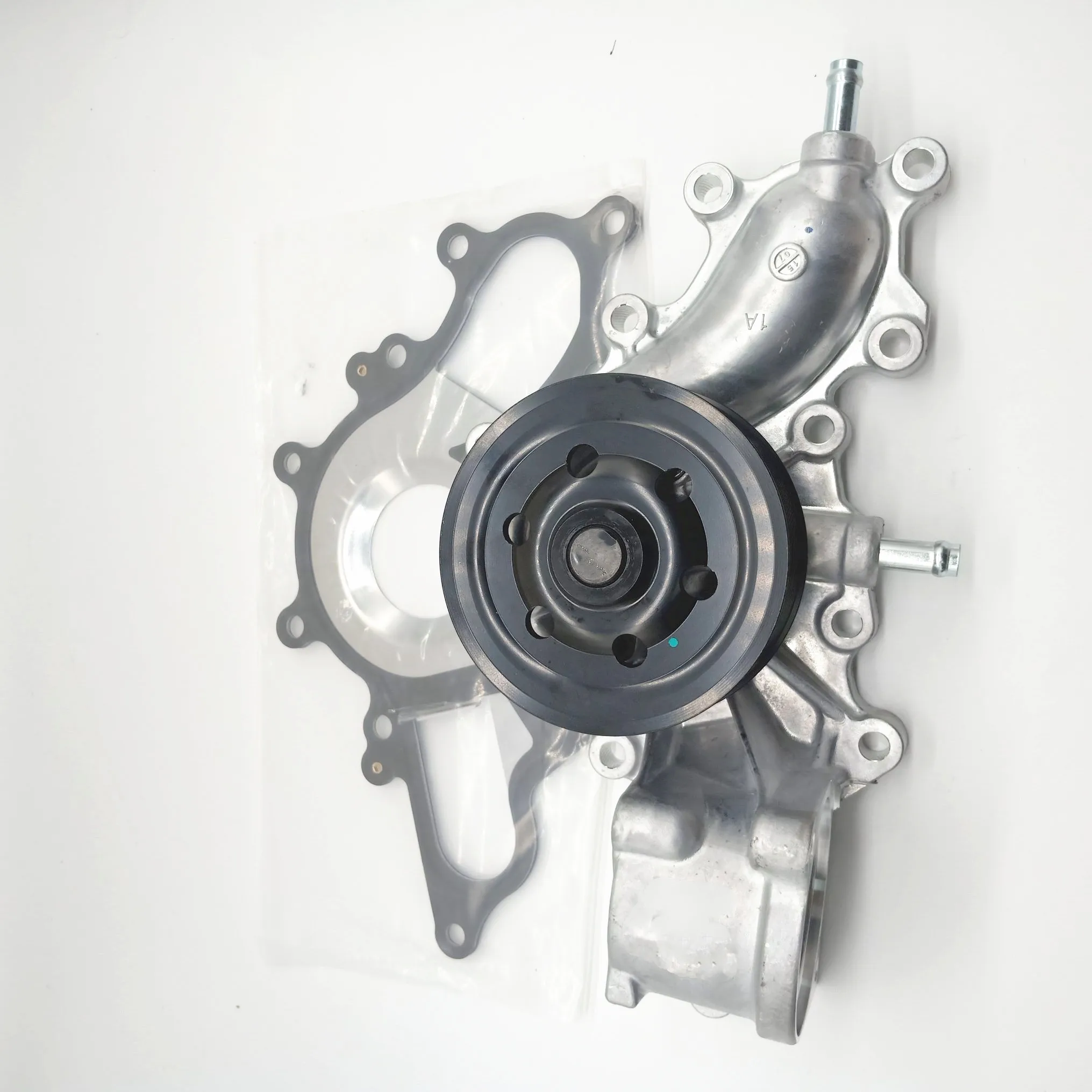 

Land cruiser water pump VDJ200 water pump 1VD water pump 16100-59365