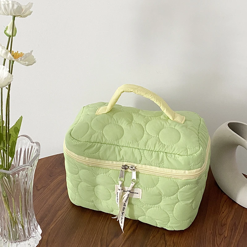large capacity soft cotton women's cosmetic bag, mattress flower cosmetic bag, zipper bag, big girl's cosmetic bag, 4