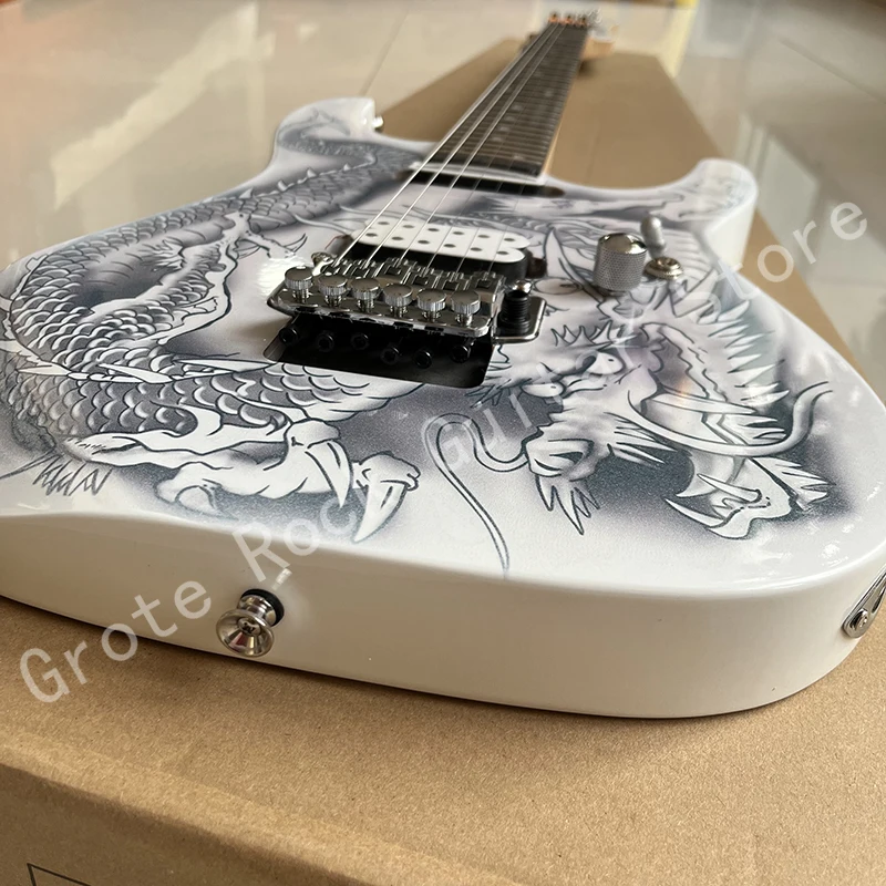 

Classic 24 tone electric guitar with vibrato system, quality level, fast delivery.