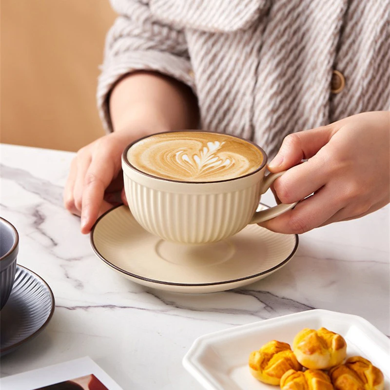 Keramik-Kaffeetasse Mit Untertasse – Vintage Kürbis-Design In Elfenbein, 11,5 Cm Hoch
