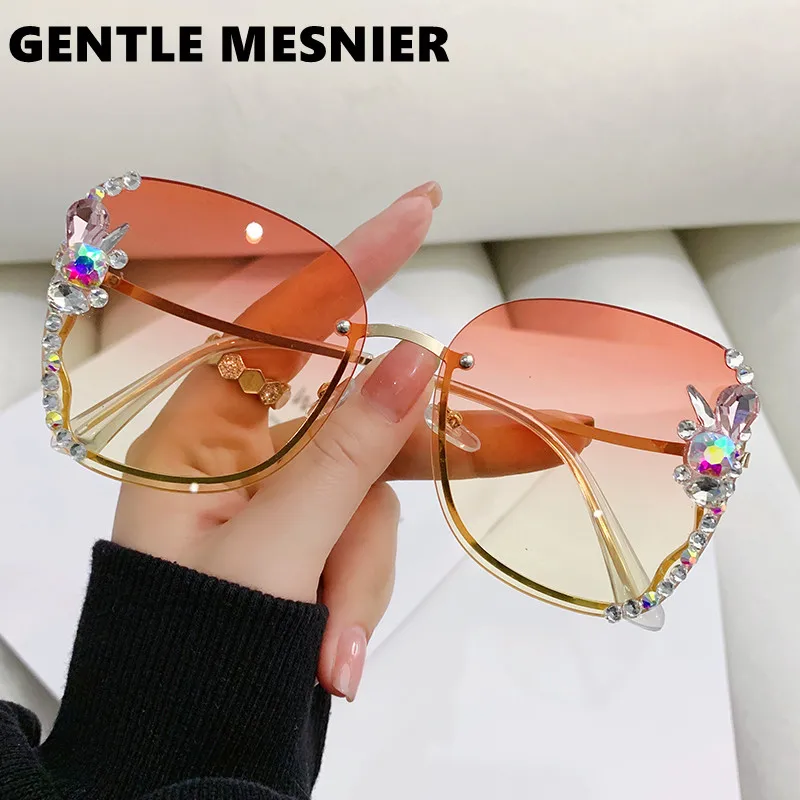 

Ladies Brand Designer Sunglasses High Quality Rhinestone Sun Glasses Big Diamond Bling Eyeglasses Fashion Shades for Women Uv400