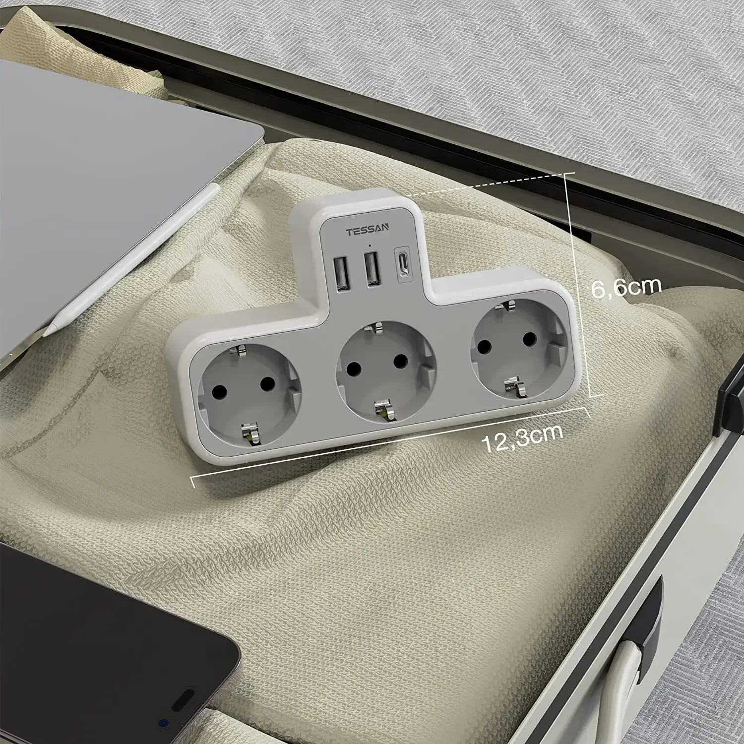 EU Wall Socket Extender 3 AC Outlets 3 USB Ports 5V 2.4A Power Strip Adapter Overload Protection for Home Office Power Strip Plug Adapter Electrical Socket Power Socket Power Plug Adapter Wall Socket Extender
