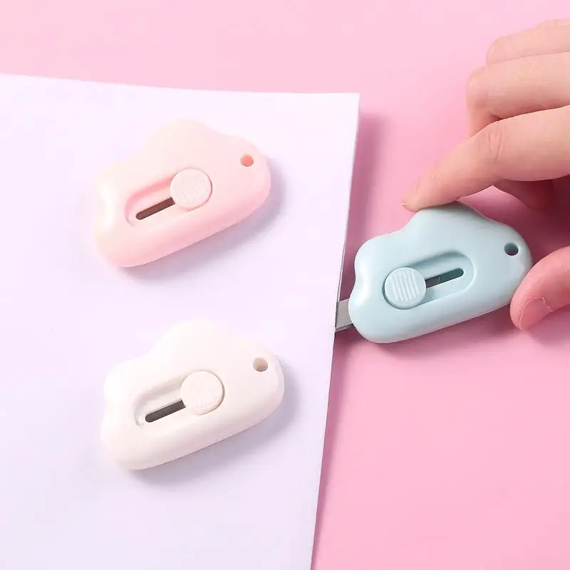 Kawaii Candy Color Clouds Mini Portable Ulity Knife Box Cutter Opener Pocket Stretch Paper Cutter School Forniture Per Ufficio Regalo