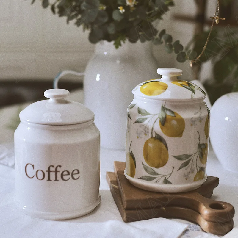 

European Living Room Desktop Coffee Pot Home Decoration Modern Ceramic Storage Jars with Lid Painted Decorative Cereal Dispenser