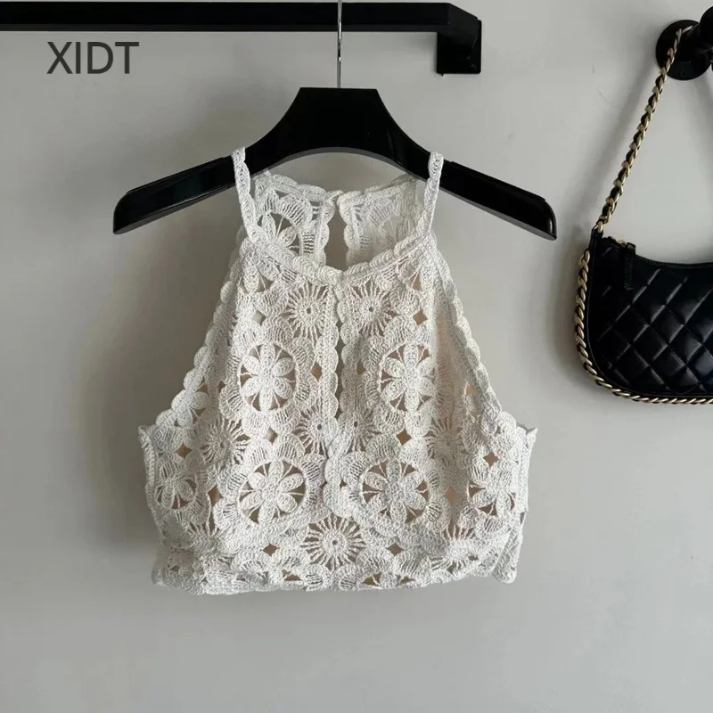 

Spring/Summer New Women's Slim Fit and Slimming Lace Tank Top with Hanging Neck