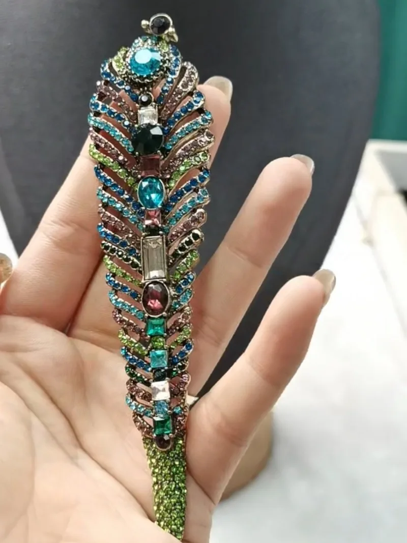 

Timeless Wonder Fancy XL Zircon Leaf Brooch Pins for Women Designer Jewelry for Gown Sweater Trendy Rare Party Gift Long 5381