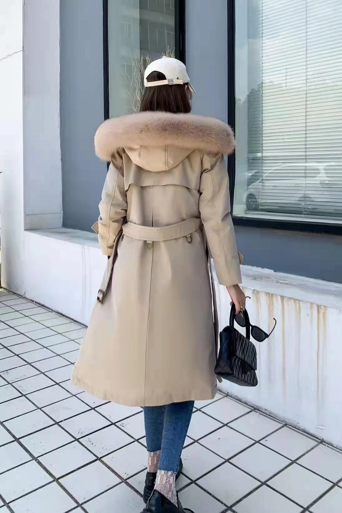 

2023 Autumn/Winter New Solid Short Fit White Duck Down Down Coat