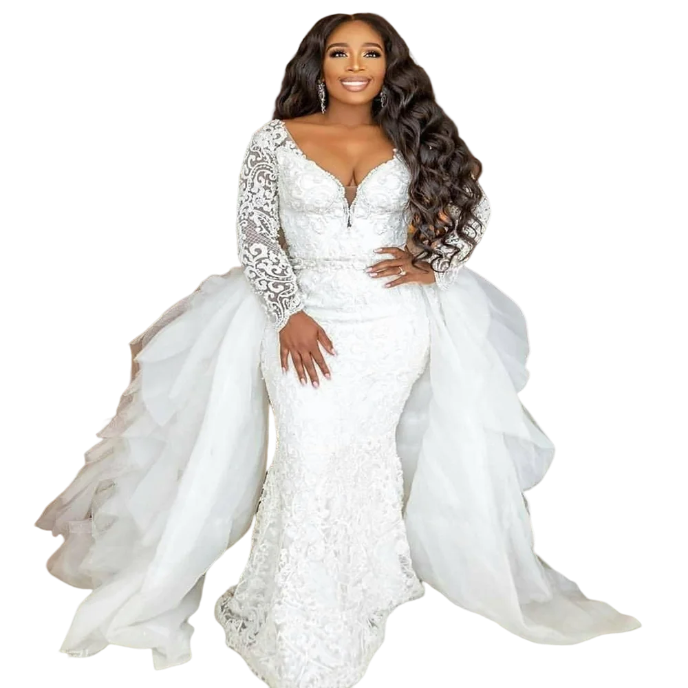 

Fashionable Plus Size Mermaid Wedding Dress with Detachable Train V Neck Lace Appliques Long Sleeves Bridal Gown