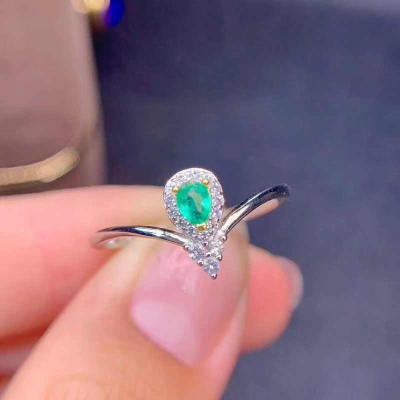 

Natural emerald ring 925 silver fresh and lovely design simple and generous ring boutique jewelry