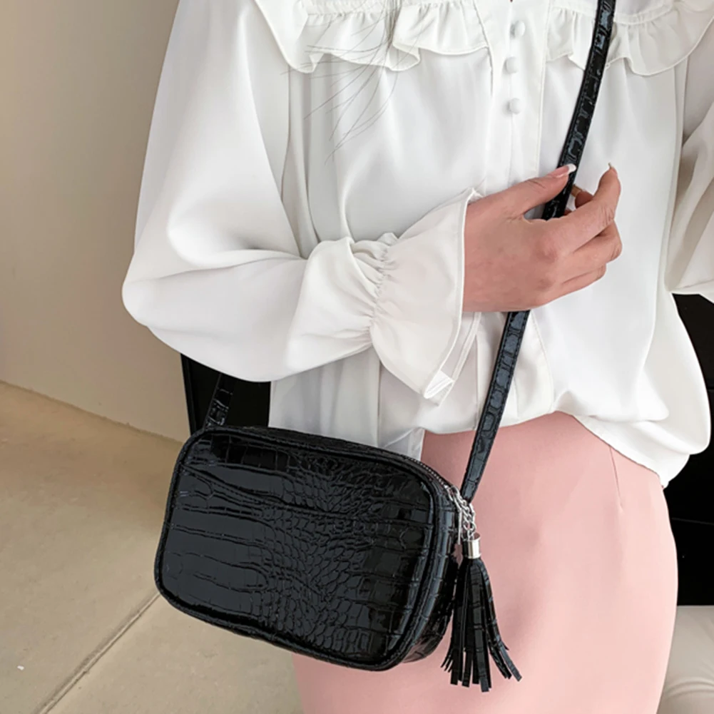 Bolso pequeño para mujer, bolso cruzado con borla, bolso de hombro para  mujer, Negro -, Bandolera