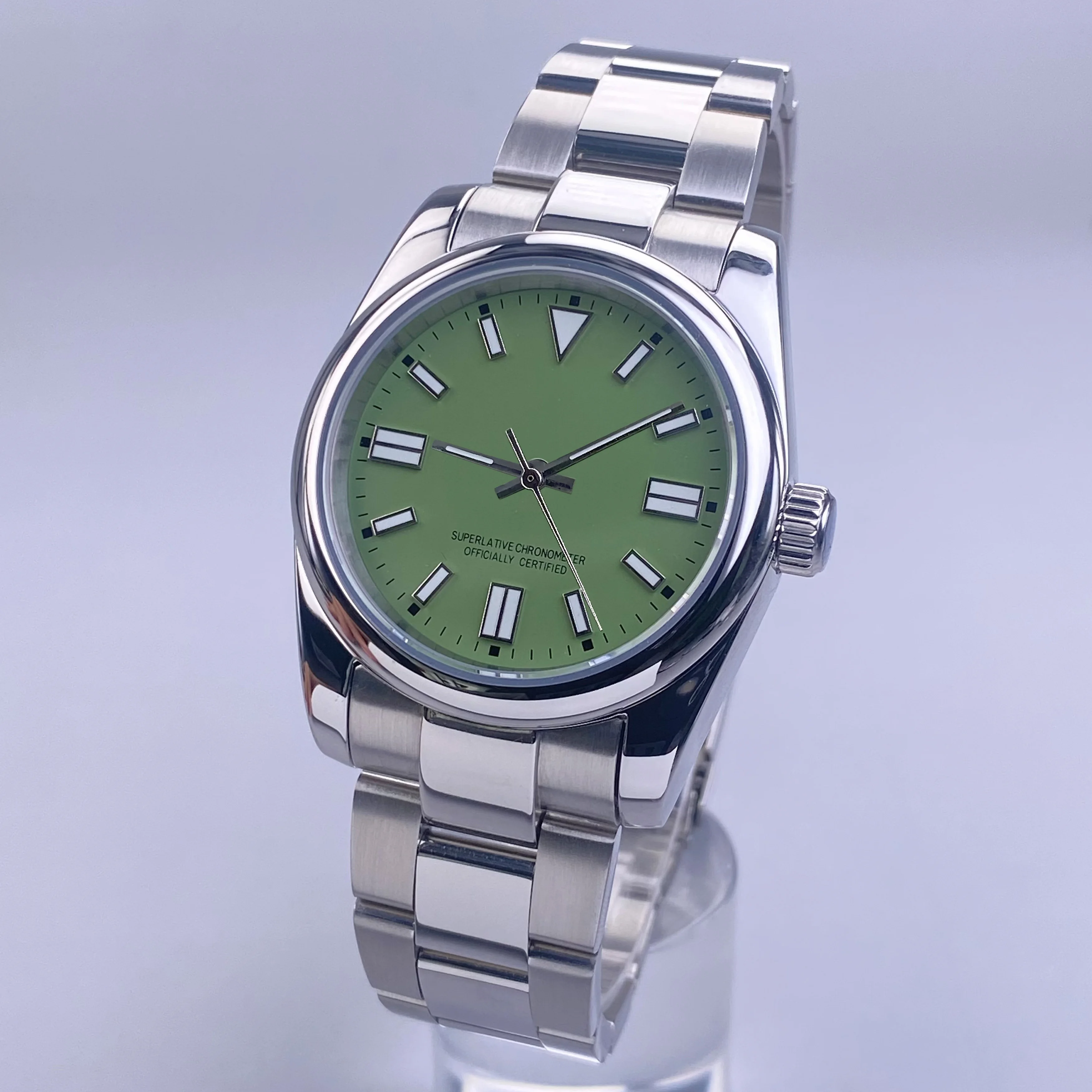 Elegant 36mm/39mm Sapphire Glass Stainless Steel Watch Case with Green Luminous Dial Compatibility
