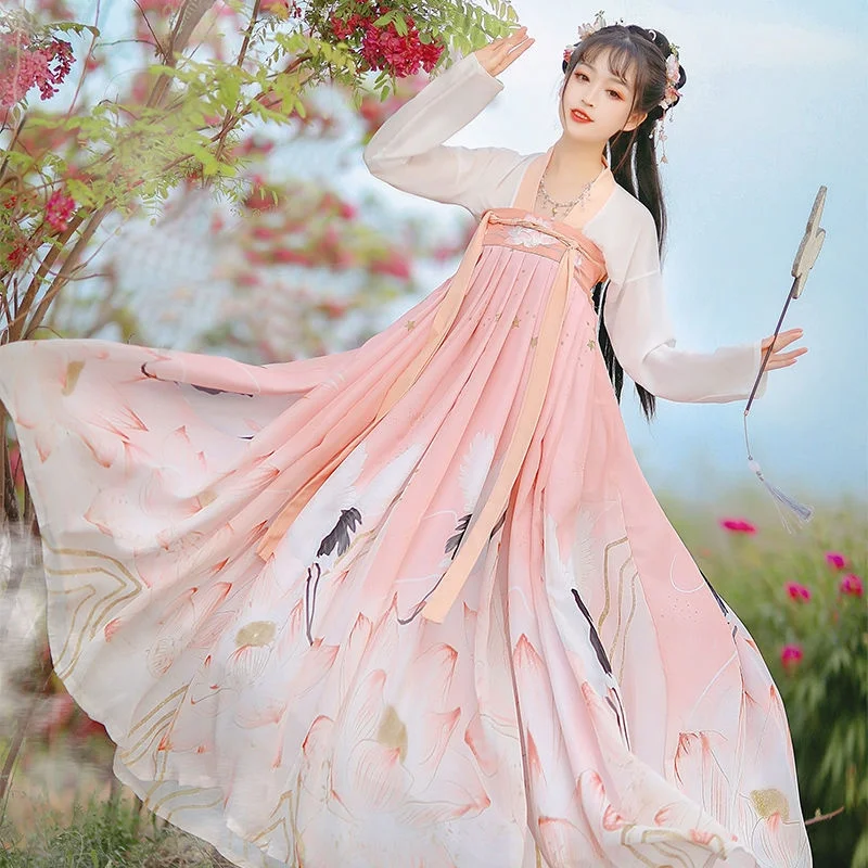 zhu xudan fairy flower dress chineseredcarpet on Tumblr It is also eye Zhu Xudan Shines in Pink