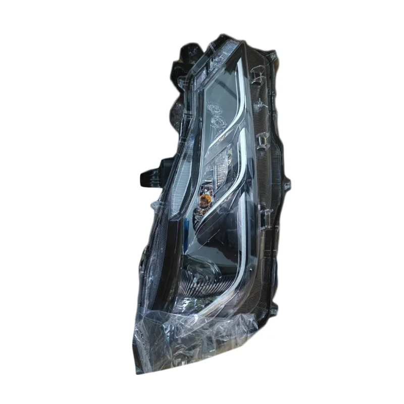 

Для правой передней фары в сборе с цоколем (для передних поворотников)