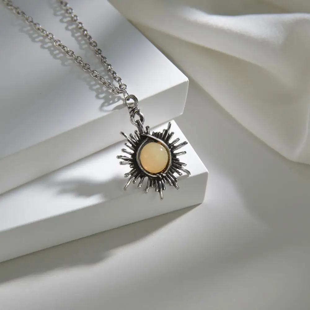 Fashion Necklace Moonstone Necklace Crescent Crystal Moon Pendant for Women