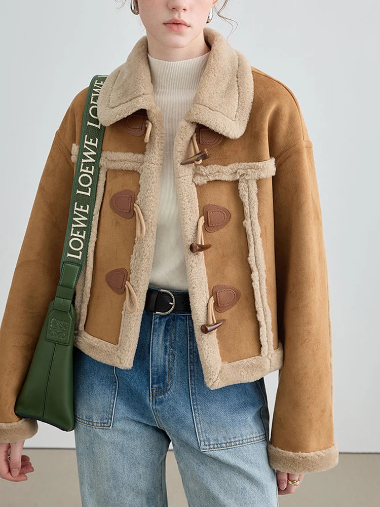 

Fur One-piece Coat Turn Down Collar Horn Buckle Loose Winter Jacket Thick Coats Women Vintage Warm Jacket Patchwork Outwear