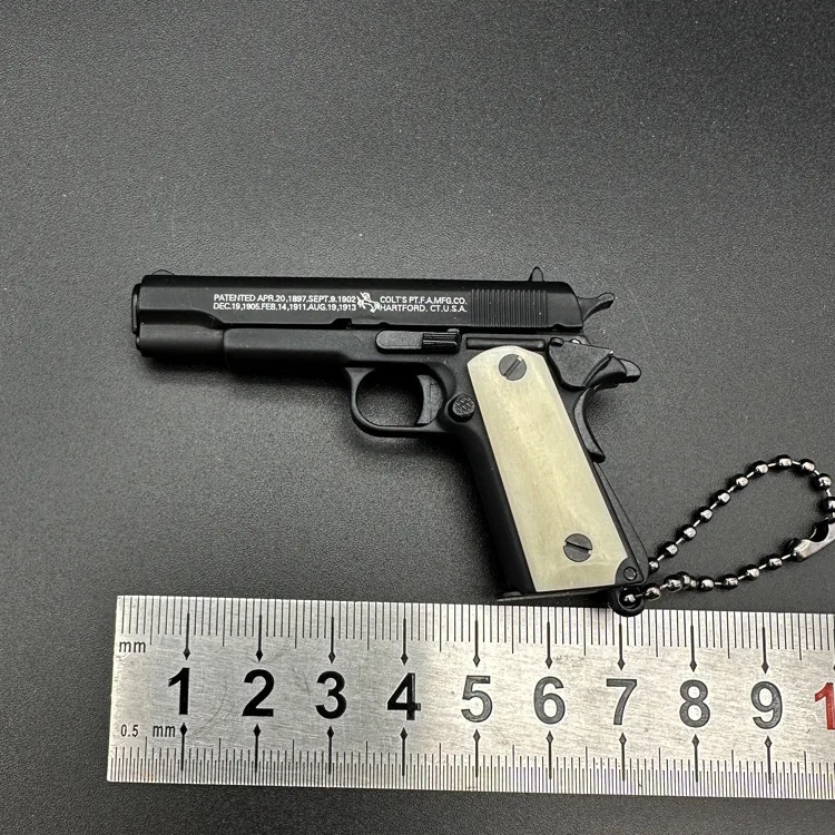 1:3 콜트 1911 소 뼈 손잡이 권총 미니어처 모델, 합금 키체인 선물, 배낭 펜던트 장식, 소년 선물 장난감