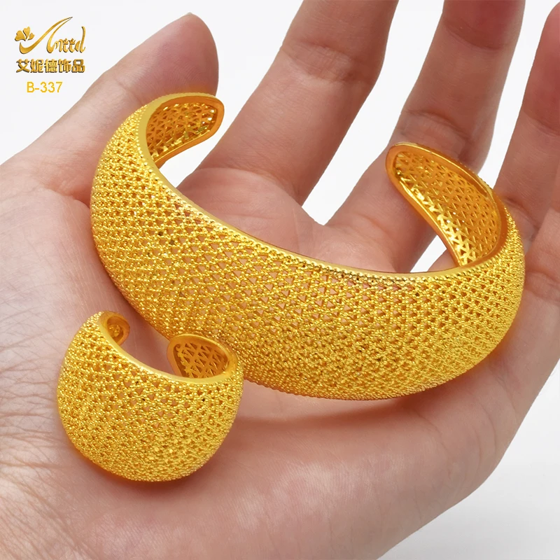 CZ Round Design Cuff Bracelet - Gold – Balara Jewelry