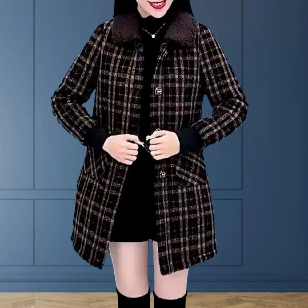 Women Soft Jacket Plaid Print Thickened Plush Lapel Women's Winter Coat with Pockets Single-breasted Closure for Fall/winter
