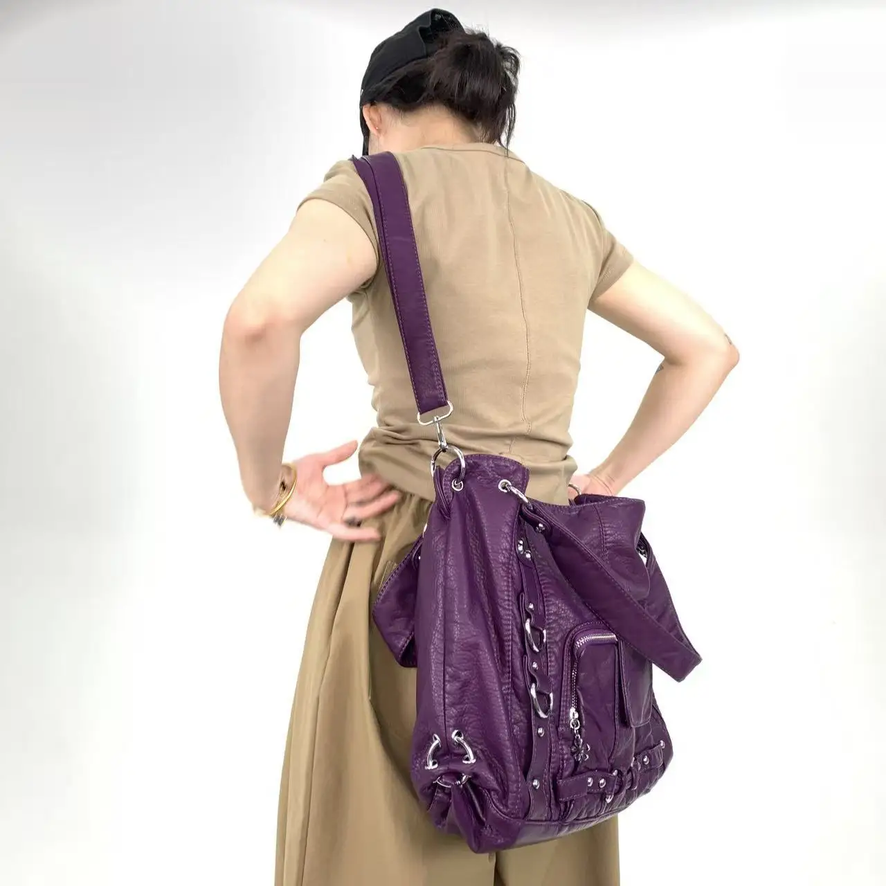 Y2K Fashion Street Personalisierte Damen-Einkaufstasche, große Kapazität, Retro-Umhängetasche aus reinem veganem Leder im Used-Look – Detail 21