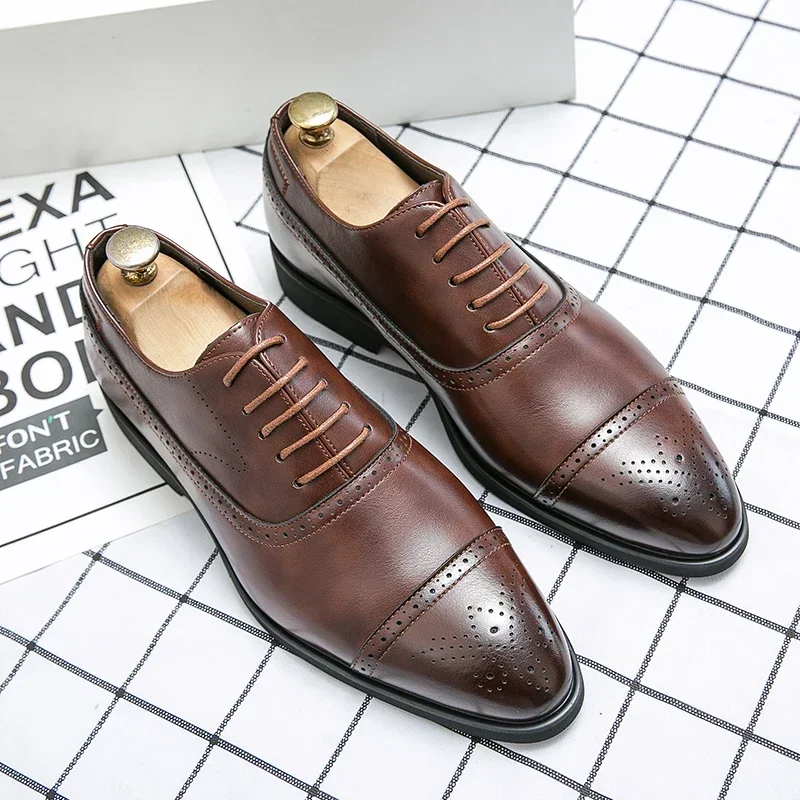 Men's Carving Dress Luxury Designer Handmade Business Formal Pointed Wedding Shoes