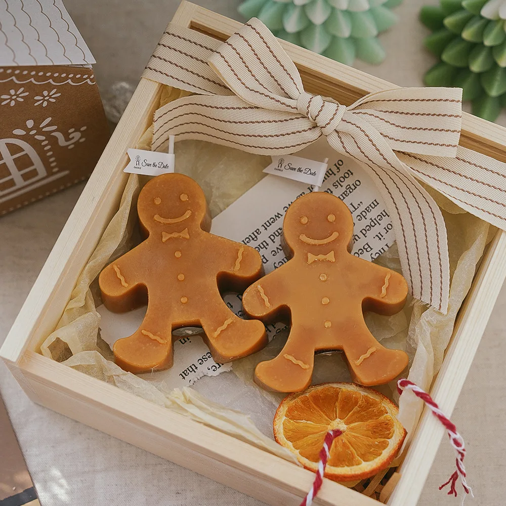 

Creative Christmas candles Gingerbread man scented candles festive atmosphere decoration home decor small ornaments candles