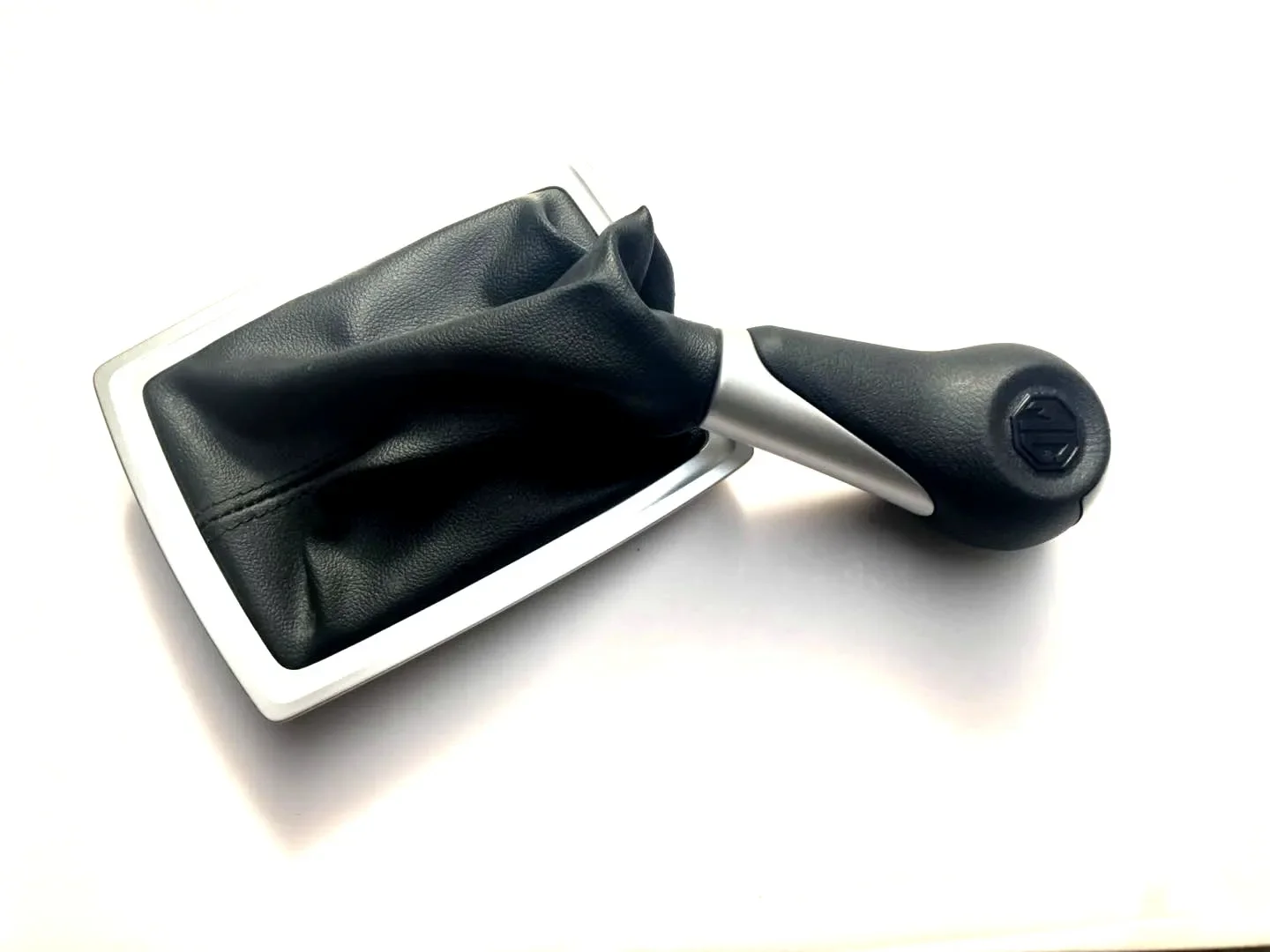 

Manual Gear Shift Knob dust cover assembly for SAIC MG6 Manual