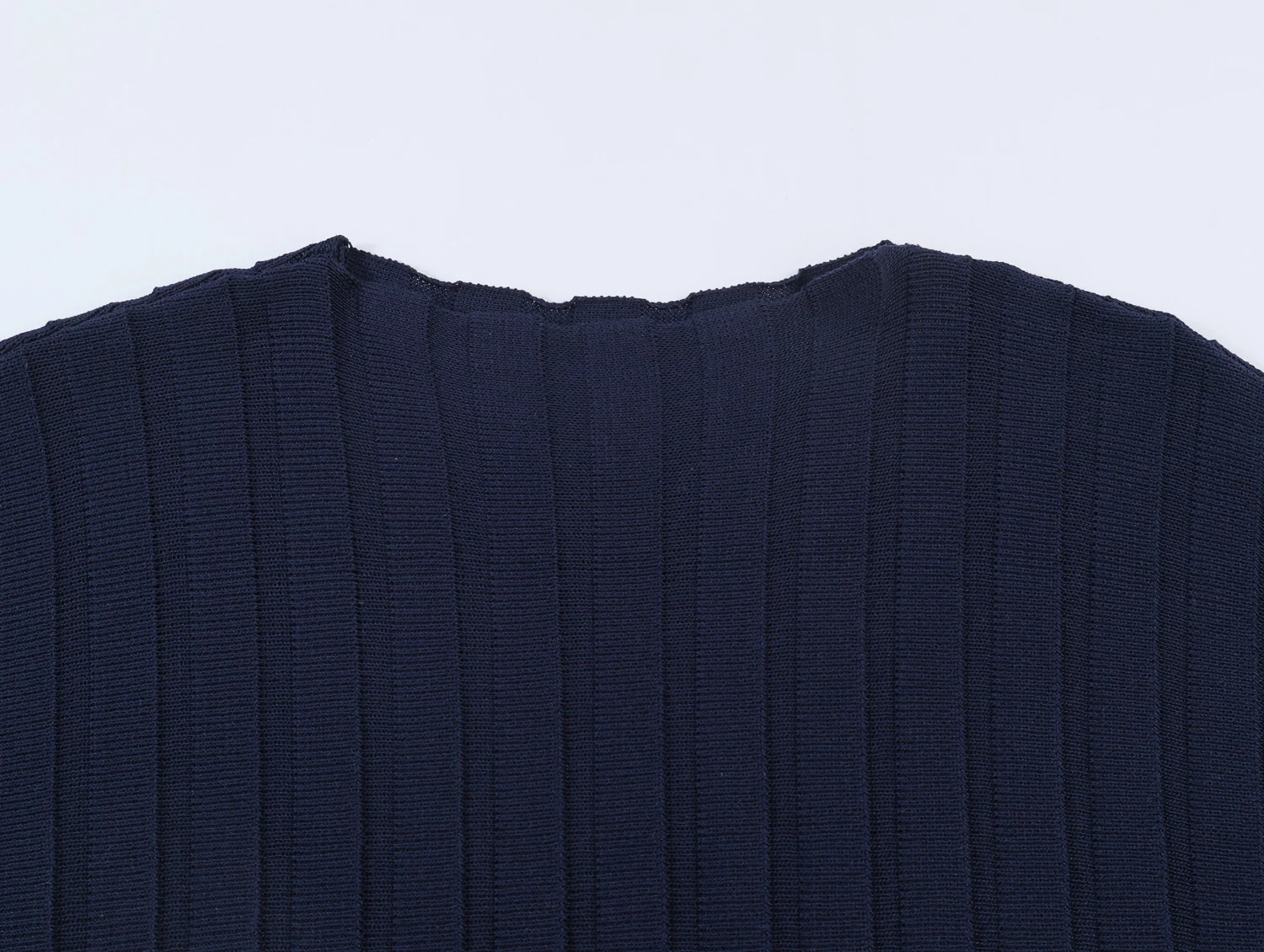 Europäischer und Amerikanischer Frühjahr 2026 Neuer Damenmode-Stil Schlankmachendes Kurzarm-Rippstrick-Kurzkleid – Detail 7