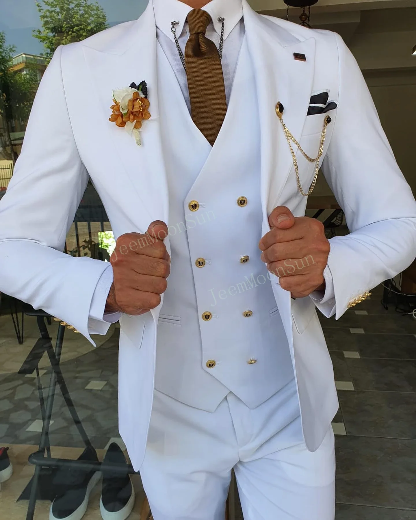 3 Pieces New White Men's Suit 2023  Peak Lapel Slim Fit Casual Tuxedos Groom Tailor Made Terno Masculino (Blazer+Pants+Vest)