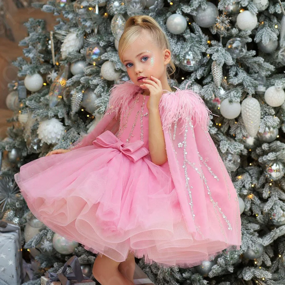

Lovely Pink Short Flower Girls Dresses Round Neck Kids Party Gowns Beading Sequined Child Formal Wear Feather Baby Bow
