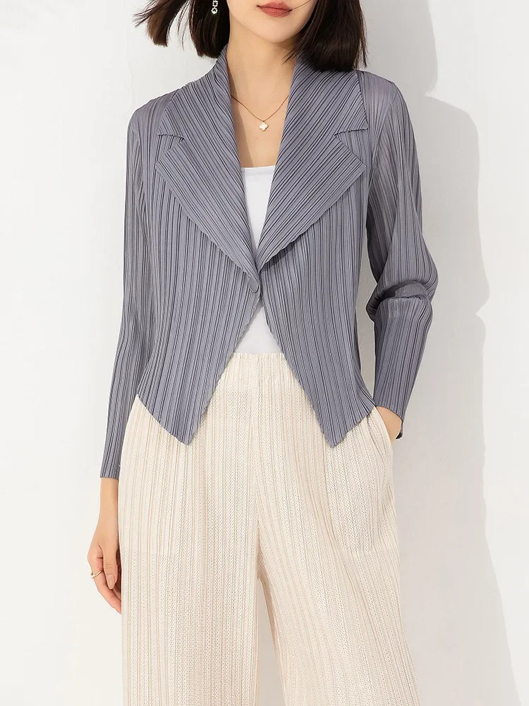 Miyake Pleated Coat Women's Early Autumn New Style 2023 Fashionable Versatile Suit Collar One Button Temperament Short Suit Top 3