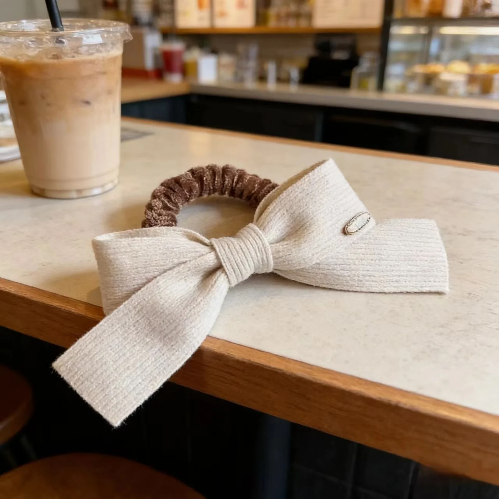1PC Neutral Knit Bow Scrunchies, Beige&Brown & Gray Ribbed Hair Ties With Metal Label, Minimalist Ins-Style Hair Accessories
