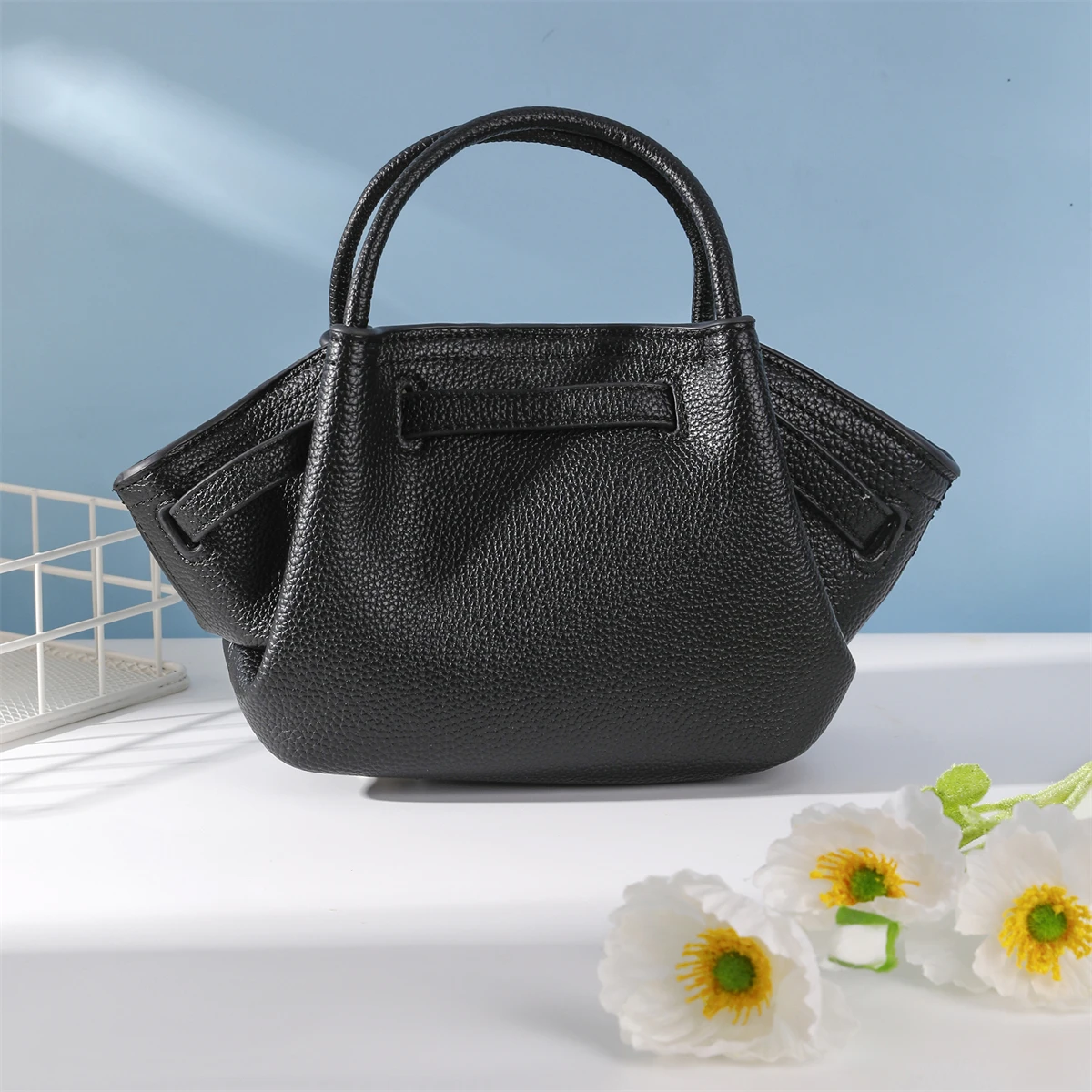 حقيبة كتف نسائية صغيرة من قماش JW PEI لعام 2025 با...