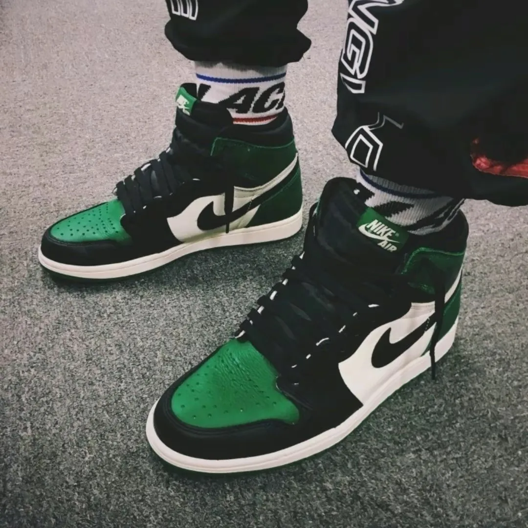 Designer RED BLACK running shoes high basketball Retro OG  men women  Triple Shadow University  Toe Light Smoky sneakers