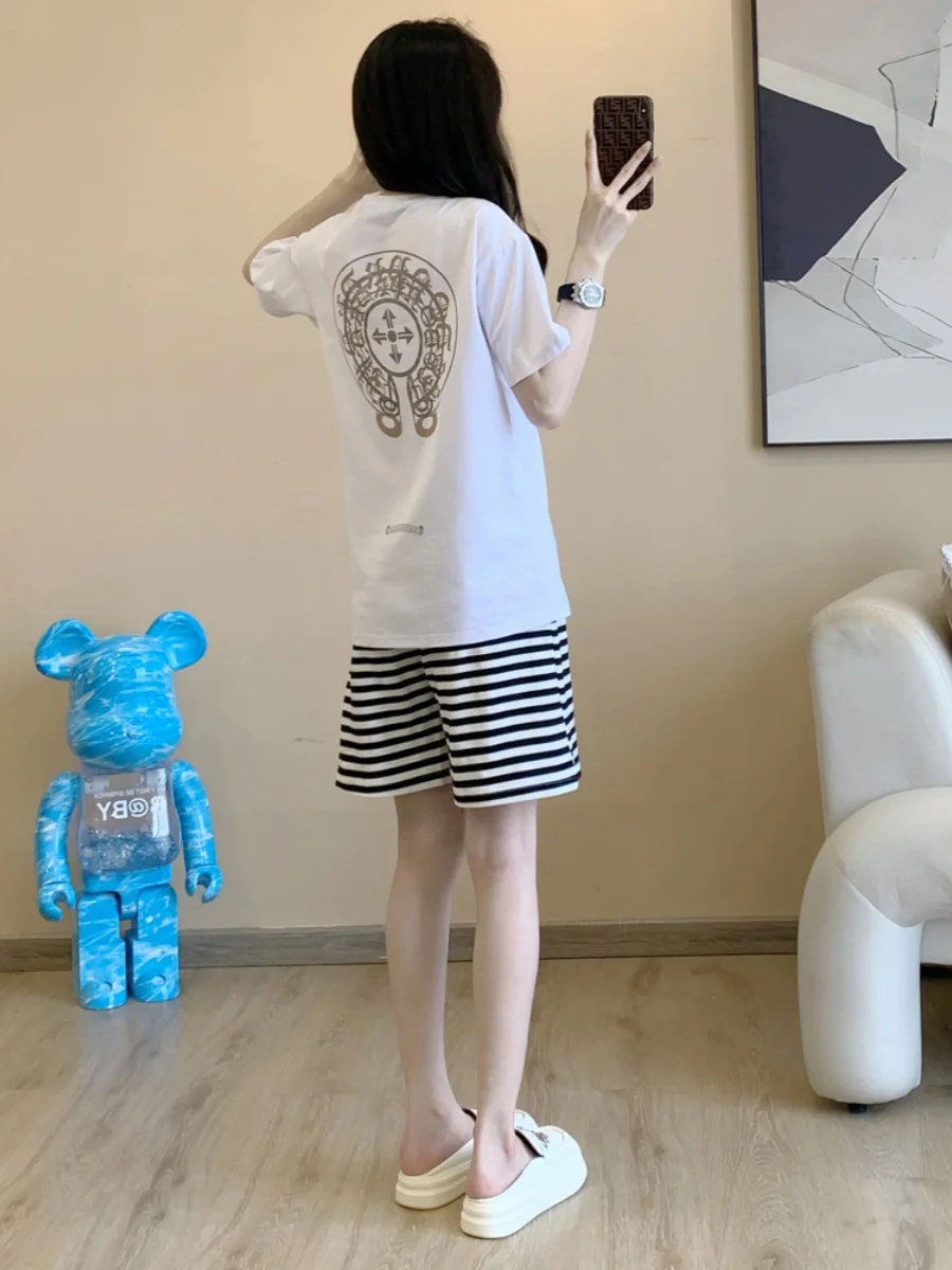 홍콩 슬레 세트 여성 여름 웨스턴 슬레 노화 방지 다목적 프린트 티셔츠 스트라이프 스트레이트 반바지 투피스 세트