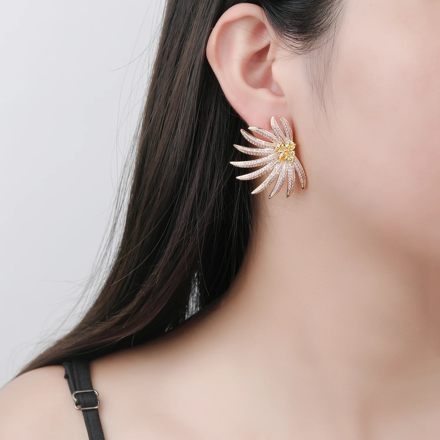 Cubic Zircon CZ Wedding Stud Earring,Crystals Star Earring for Bride Women Girl Prom Jewelry with 925 Silver Pin CE10989