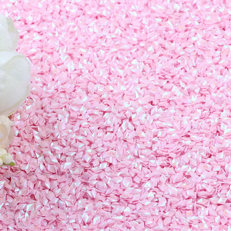 thumbnail image 1 of Las nuevas lentejuelas en forma de diamante de 4 mm son adecuadas para el diseño de bodas, lentejuelas para decoración de uñas y lentejuelas para decoración artesanal., 1 of 5