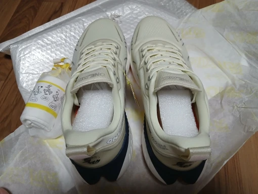 ONEMIX White Road Running Shoes for Men Air Cushion Outdoor Sport Shoes Male Trainers Summer Jogging Shoes Women Footwear photo review