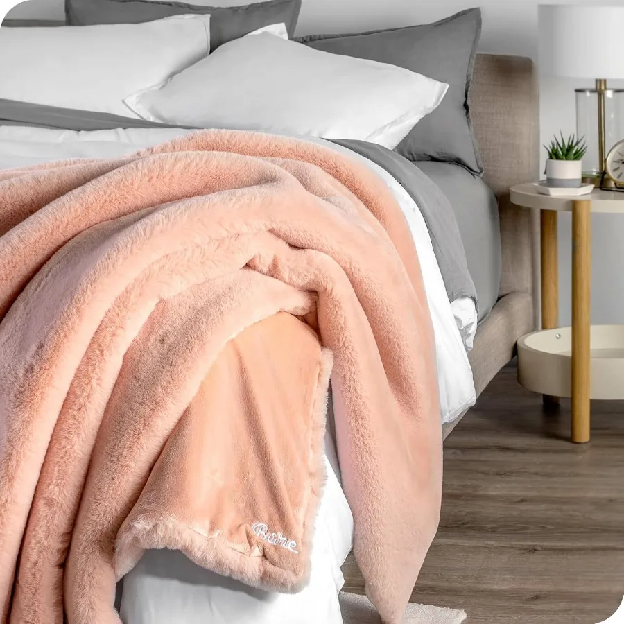 Faux Fur Blanket UltraSoft Luxurious Cozy Warm Throw for Couch Sofa Chair Bed Fuzzy Fluffy Super Soft Decorative Bed Blanket in